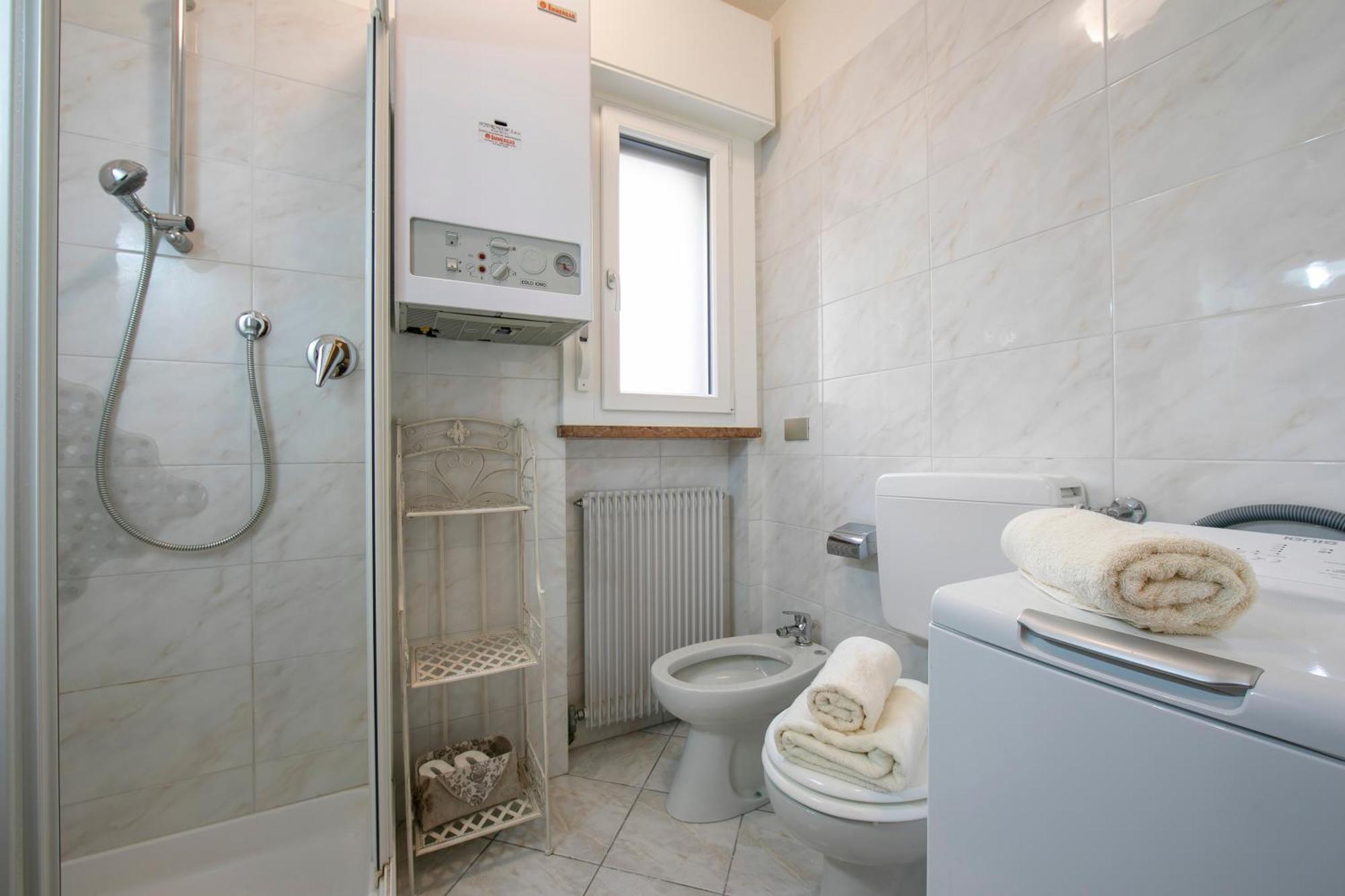 Lake View Dom-Us Apartment - Happy Rentals Riva del Garda Exteriör bild