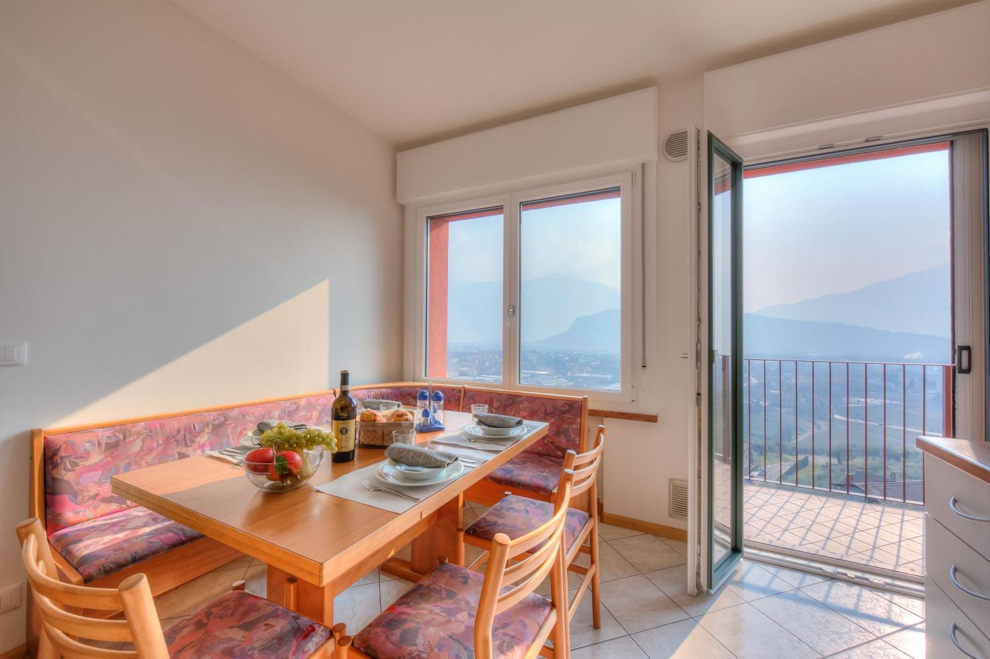 Lake View Dom-Us Apartment - Happy Rentals Riva del Garda Exteriör bild