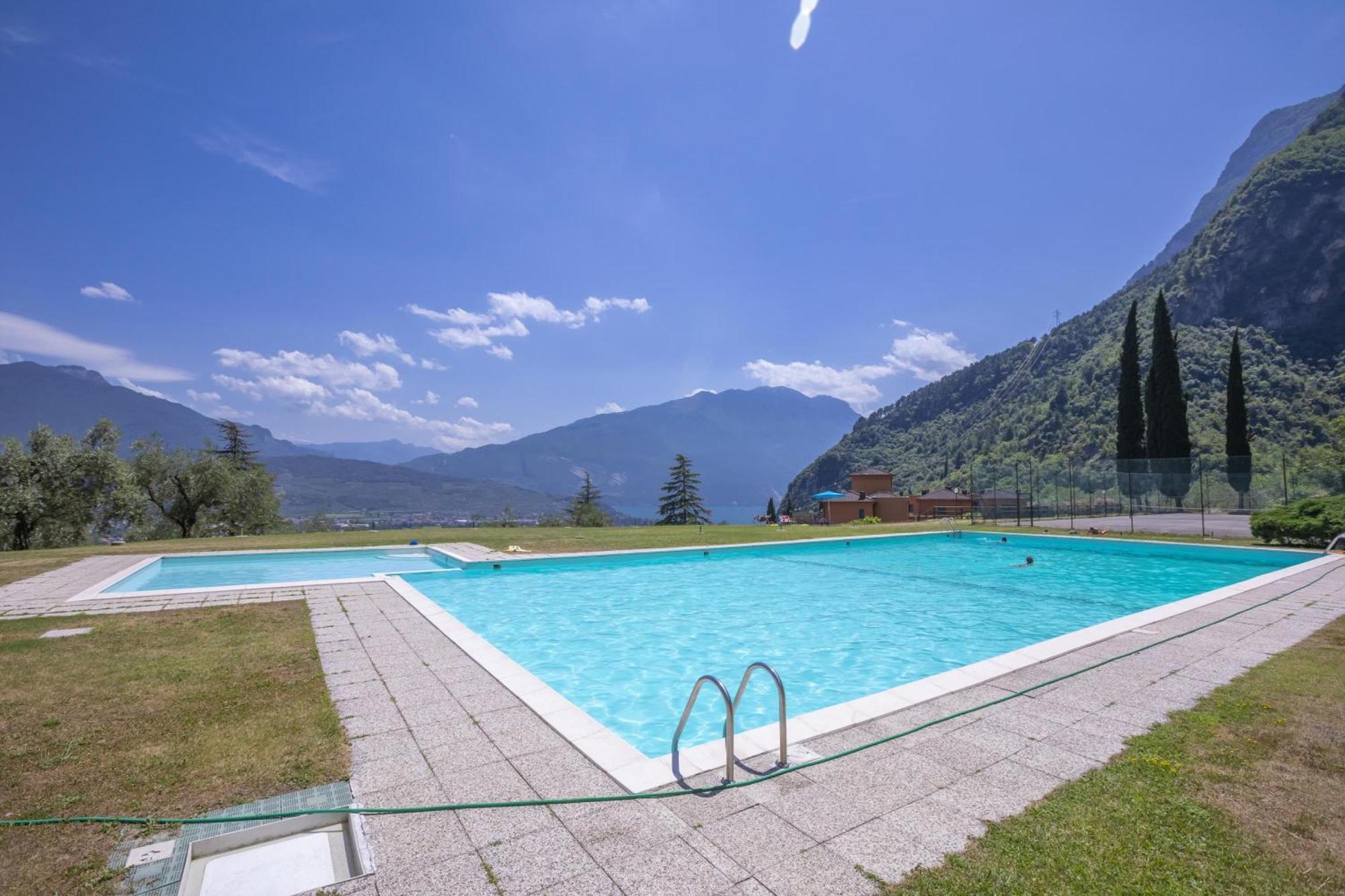 Lake View Dom-Us Apartment - Happy Rentals Riva del Garda Exteriör bild