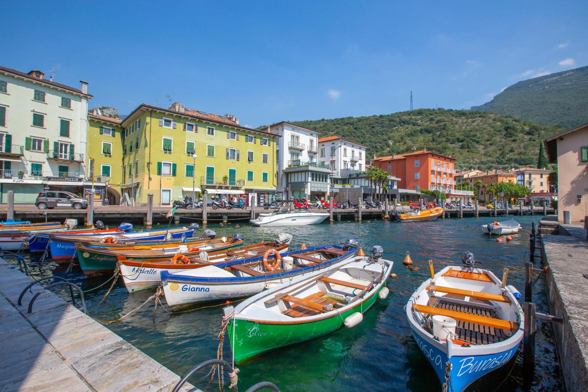 Lake View Dom-Us Apartment - Happy Rentals Riva del Garda Exteriör bild