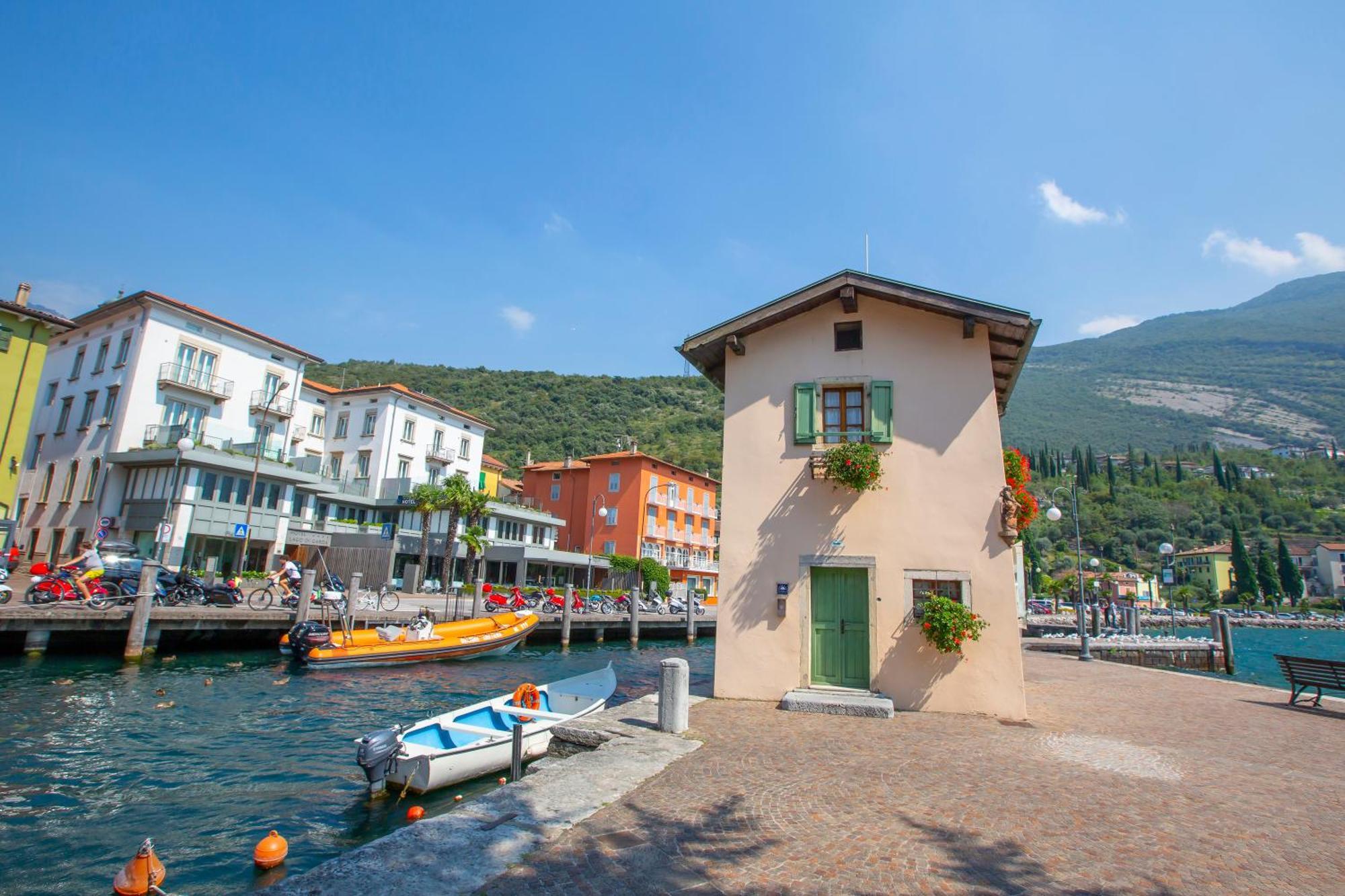 Lake View Dom-Us Apartment - Happy Rentals Riva del Garda Exteriör bild