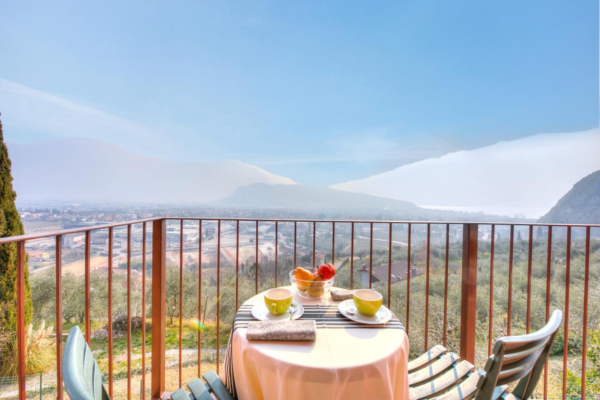 Lake View Dom-Us Apartment - Happy Rentals Riva del Garda Exteriör bild